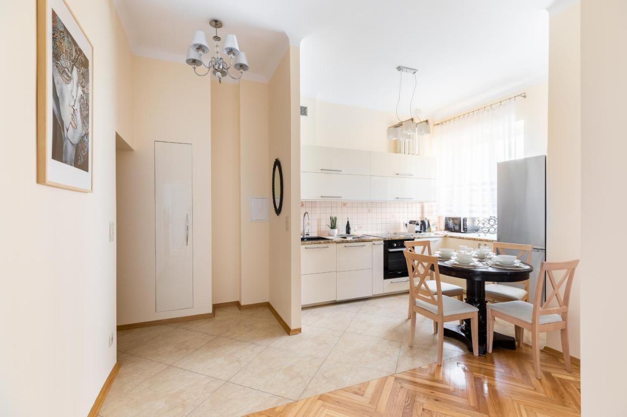 P&O Serviced Apartments Plac Konstytucji ワルシャワ エクステリア 写真